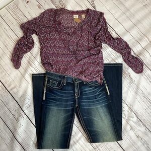 1477. Daytrip Rose Colored Geometric Blouse EUC Size Large